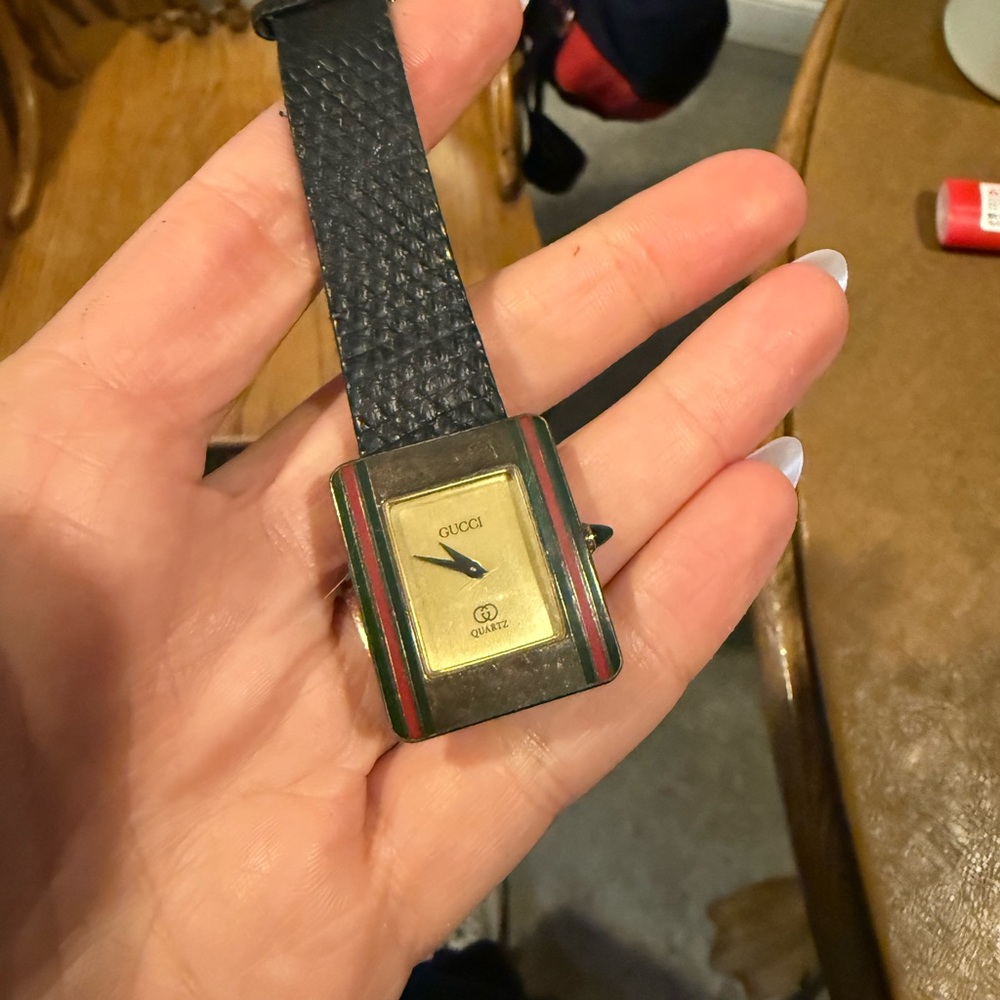 Vintage Gucci Gucci 925
Hand-Winding Watch Mechanical